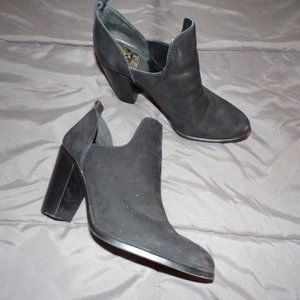 Size 8.5 Womens Vince Camuto Bootie - Black